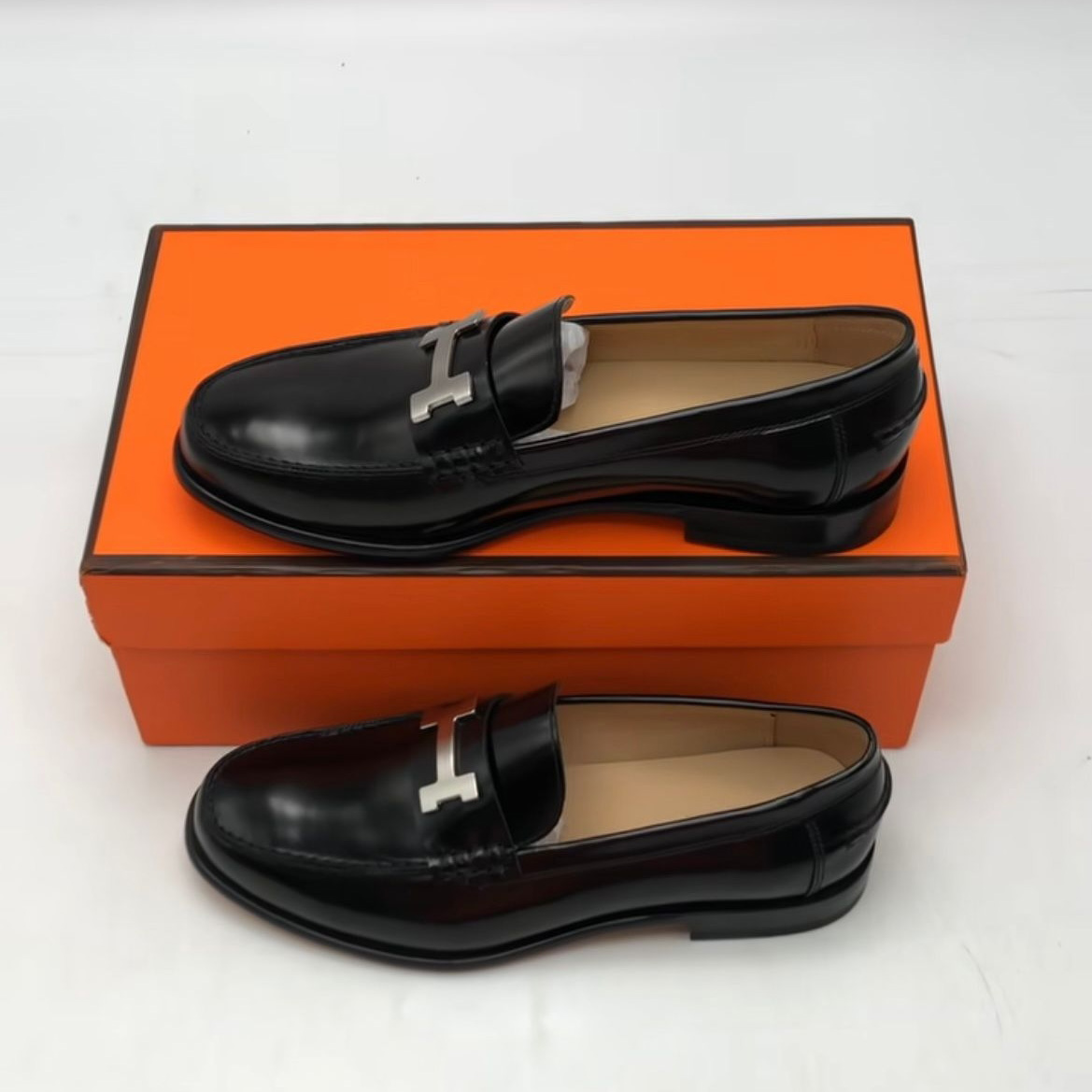 Hermes Loafers In Black - DesignerGu