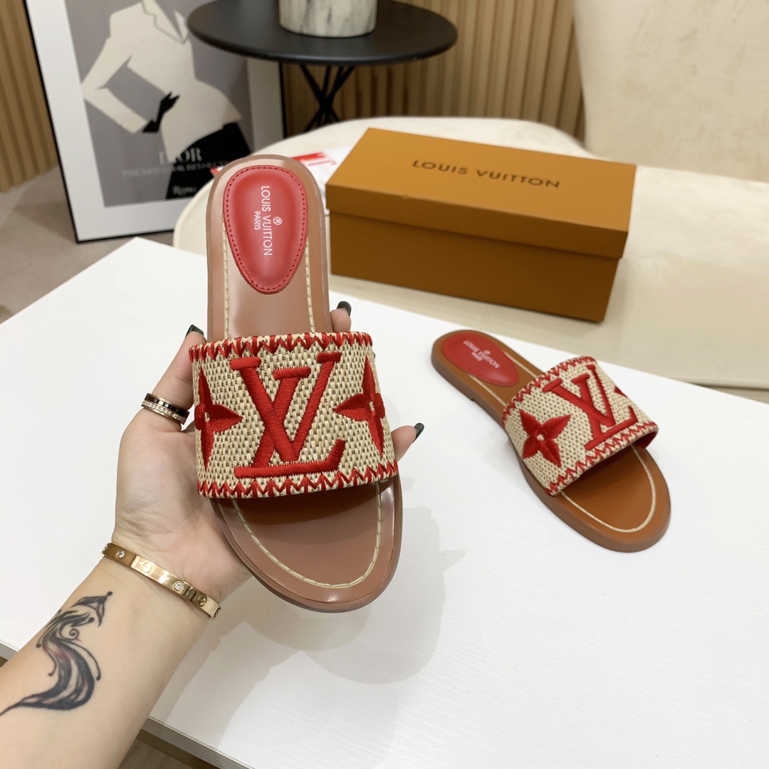 Louis Vuitton Lock It Flat Mule - DesignerGu