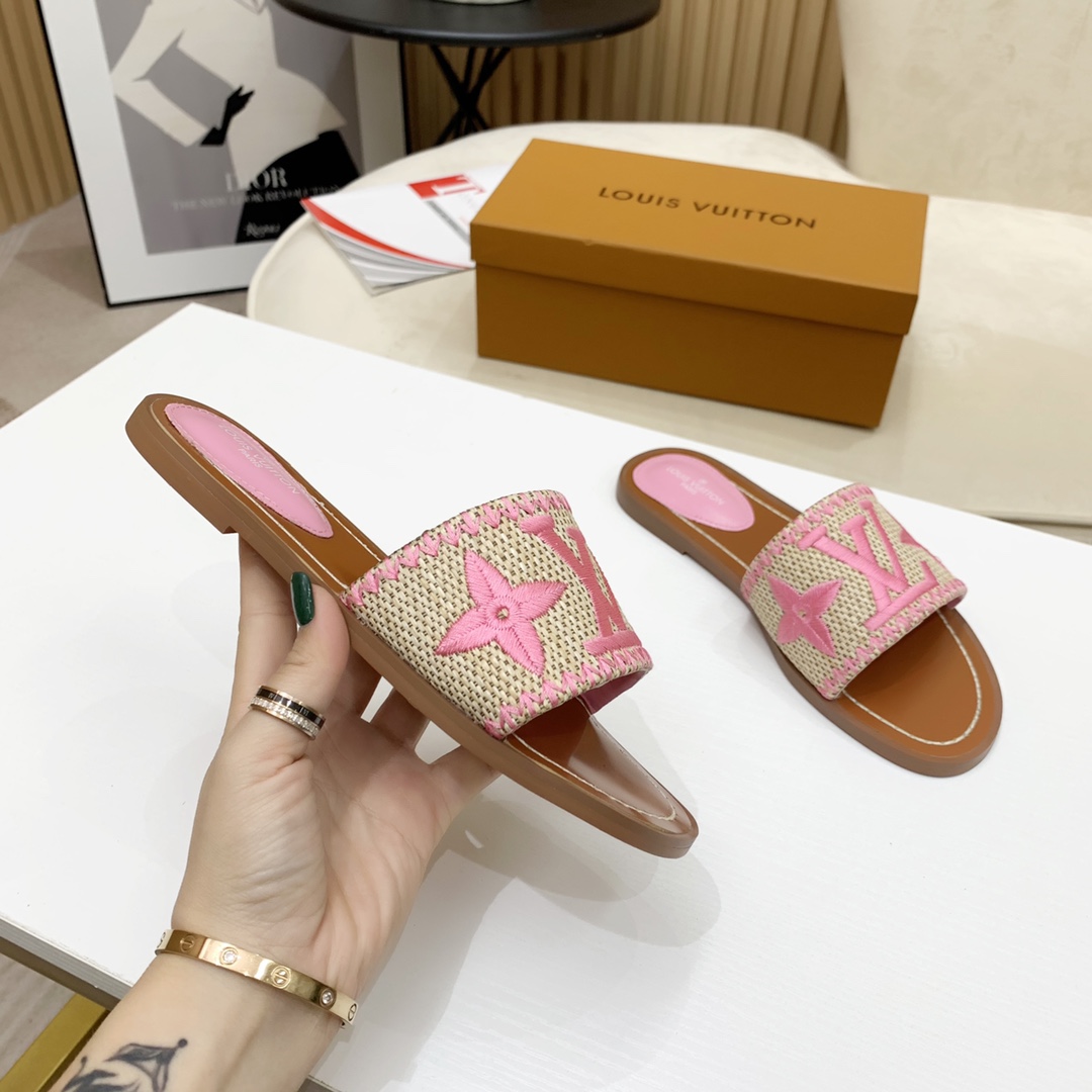 Louis Vuitton Lock It Flat Mule - DesignerGu