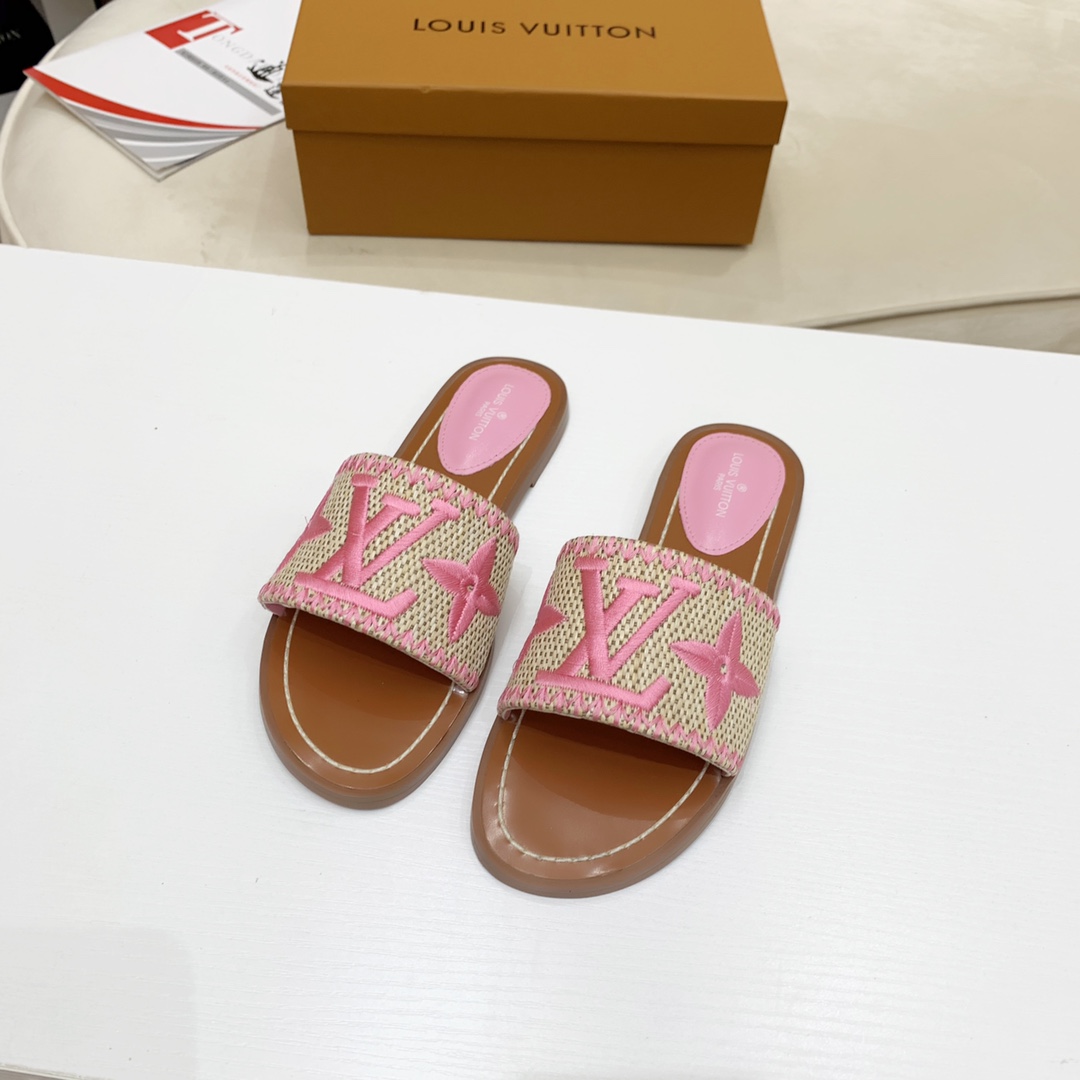 Louis Vuitton Lock It Flat Mule - DesignerGu