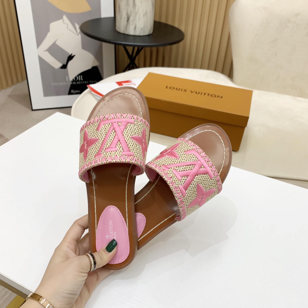 Louis Vuitton Lock It Flat Mule - DesignerGu