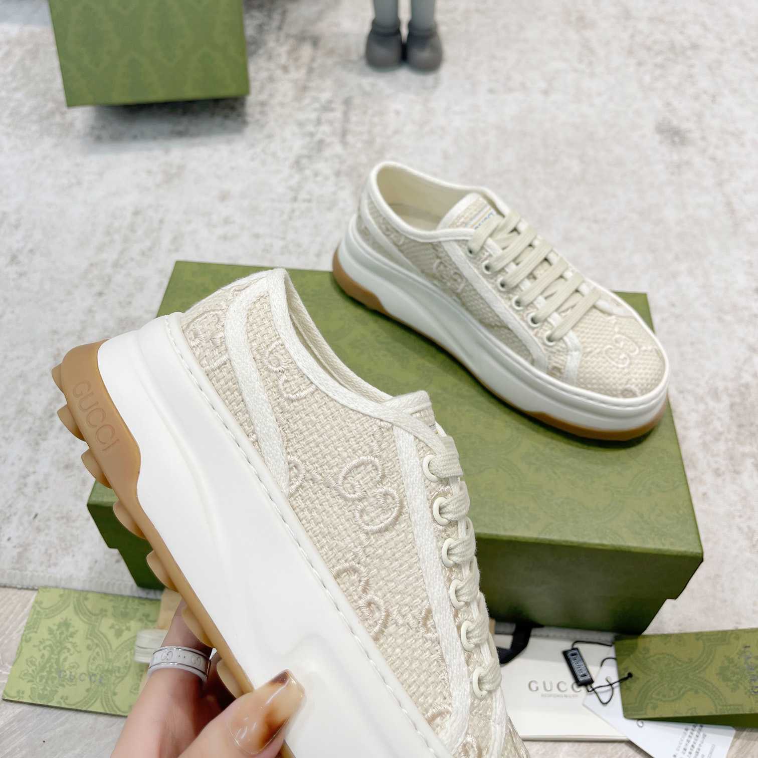 Gucci Women's GG Sneaker - DesignerGu