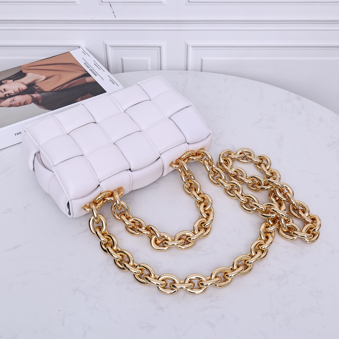 Bottega Veneta Chain Cassette - DesignerGu