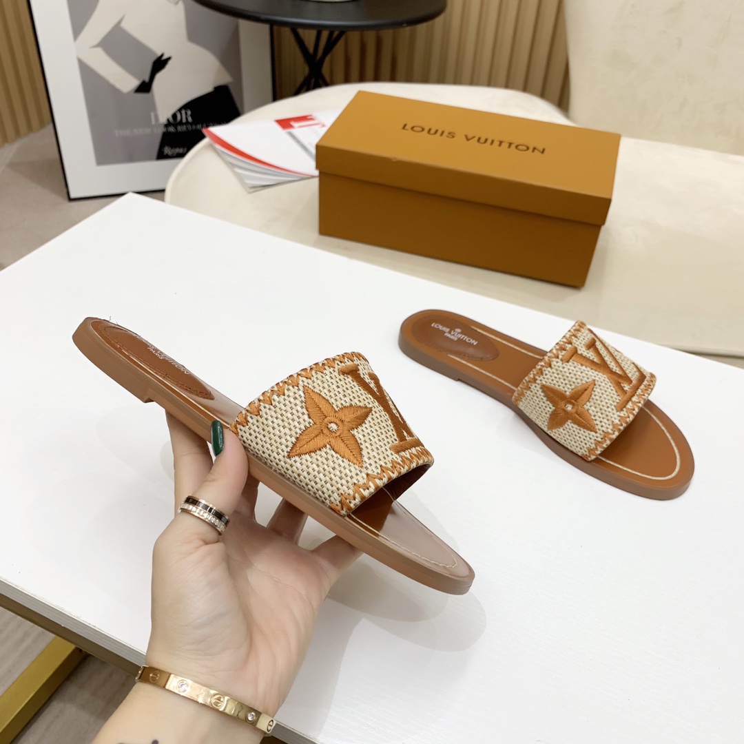 Louis Vuitton Lock It Flat Mule - DesignerGu