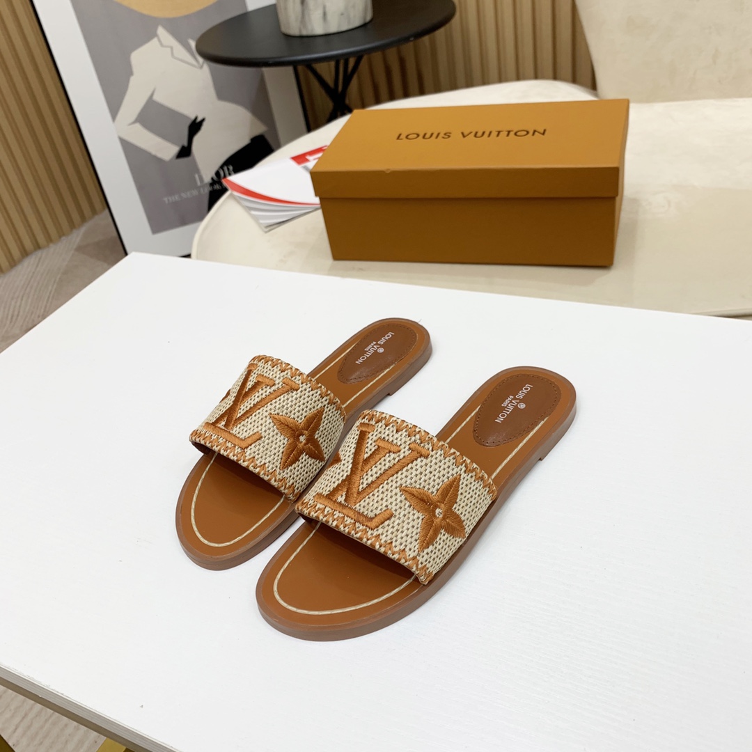 Louis Vuitton Lock It Flat Mule - DesignerGu