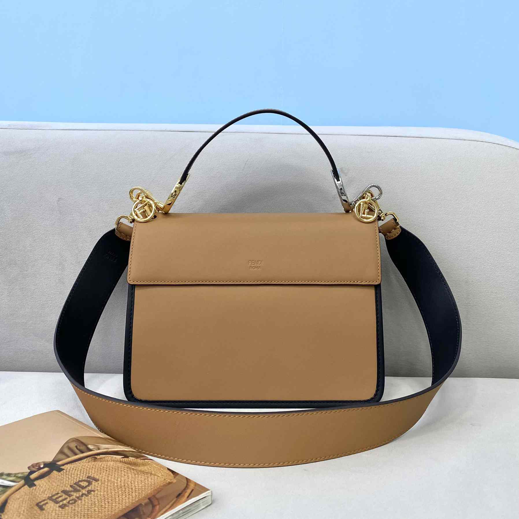 Fendi FF Logo Bottom Shoulder Bag(26cm) - DesignerGu