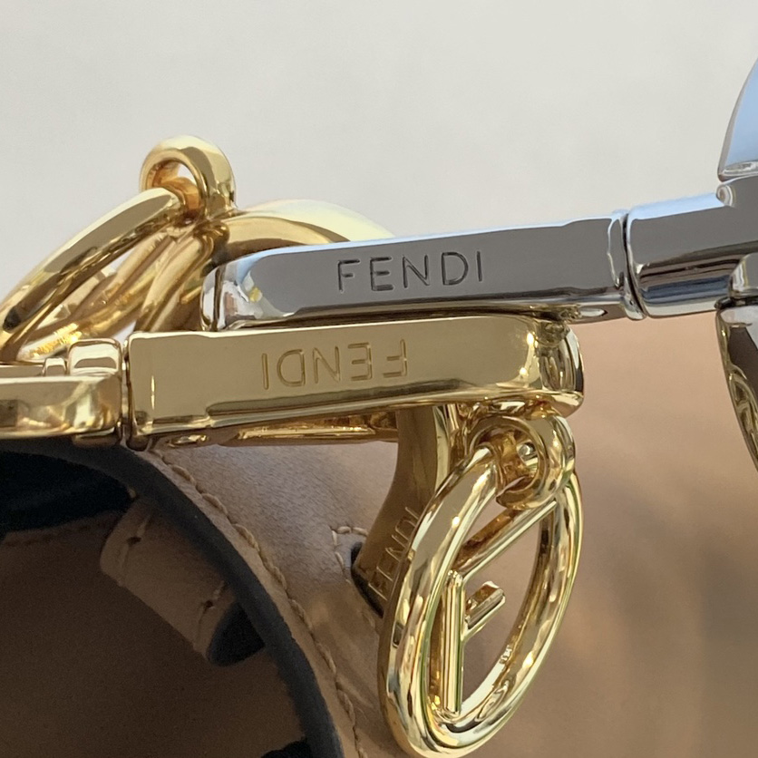 Fendi FF Logo Bottom Shoulder Bag(26cm) - DesignerGu