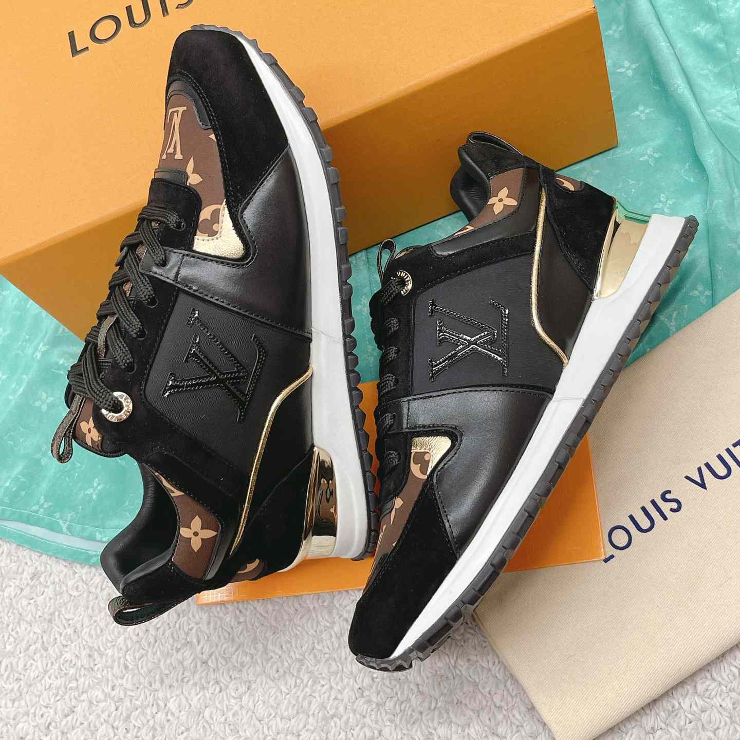 Louis Vuitton Run Away Sneaker   (upon uk size)  1AAP3D - DesignerGu