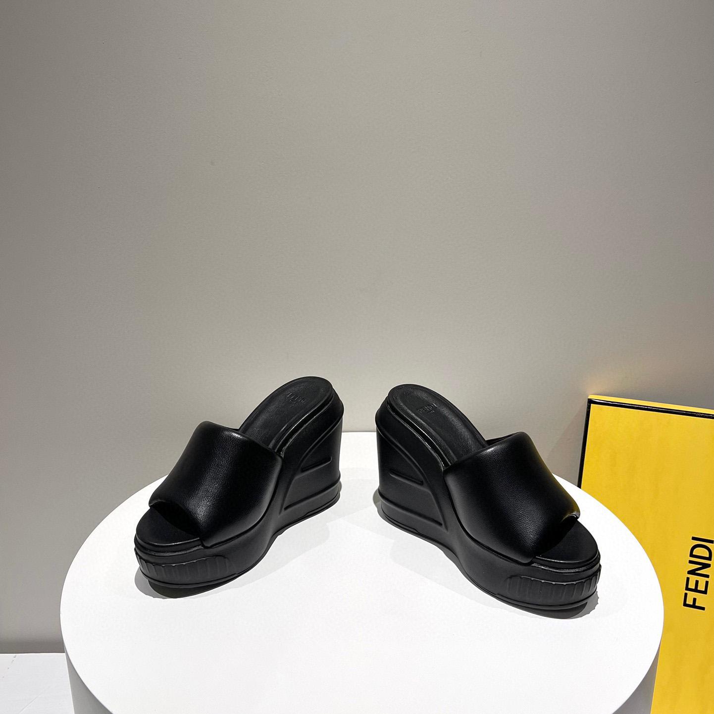 Fendi Fashion Show Black Nappa Leather Slides - DesignerGu