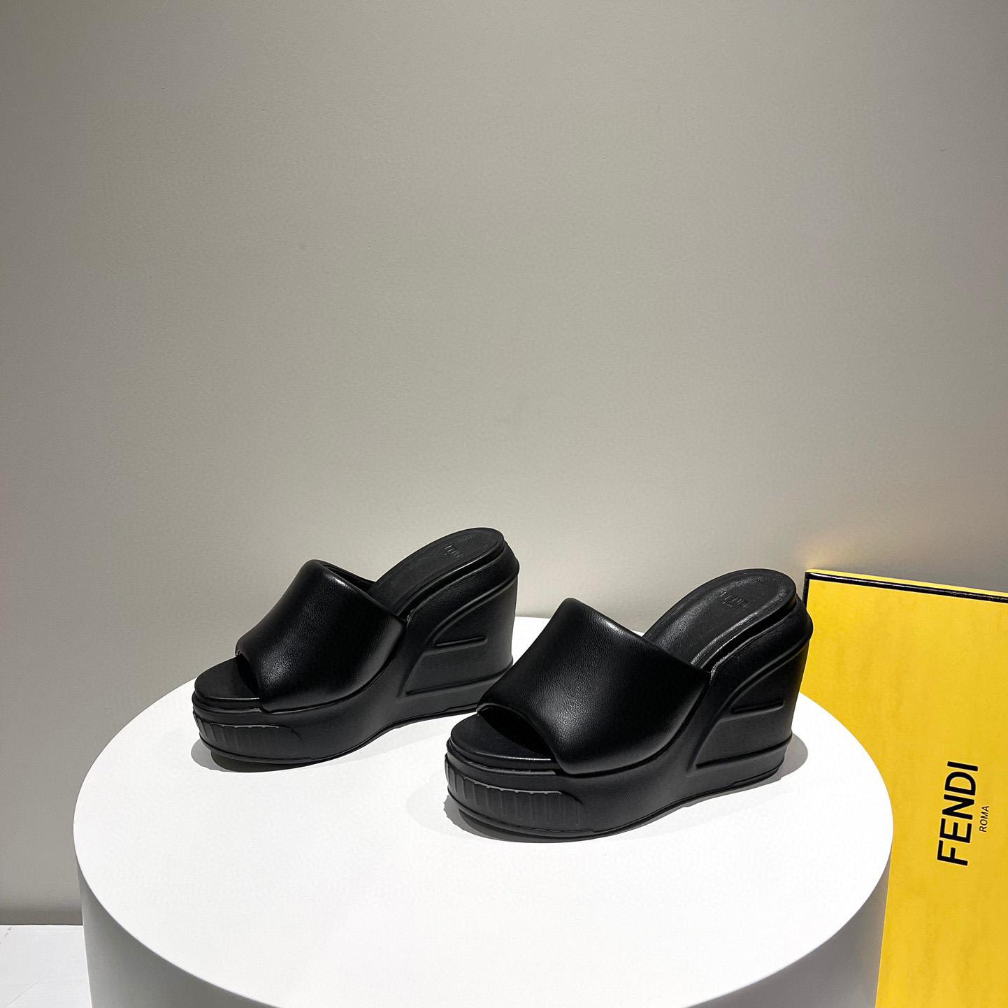 Fendi Fashion Show Black Nappa Leather Slides - DesignerGu