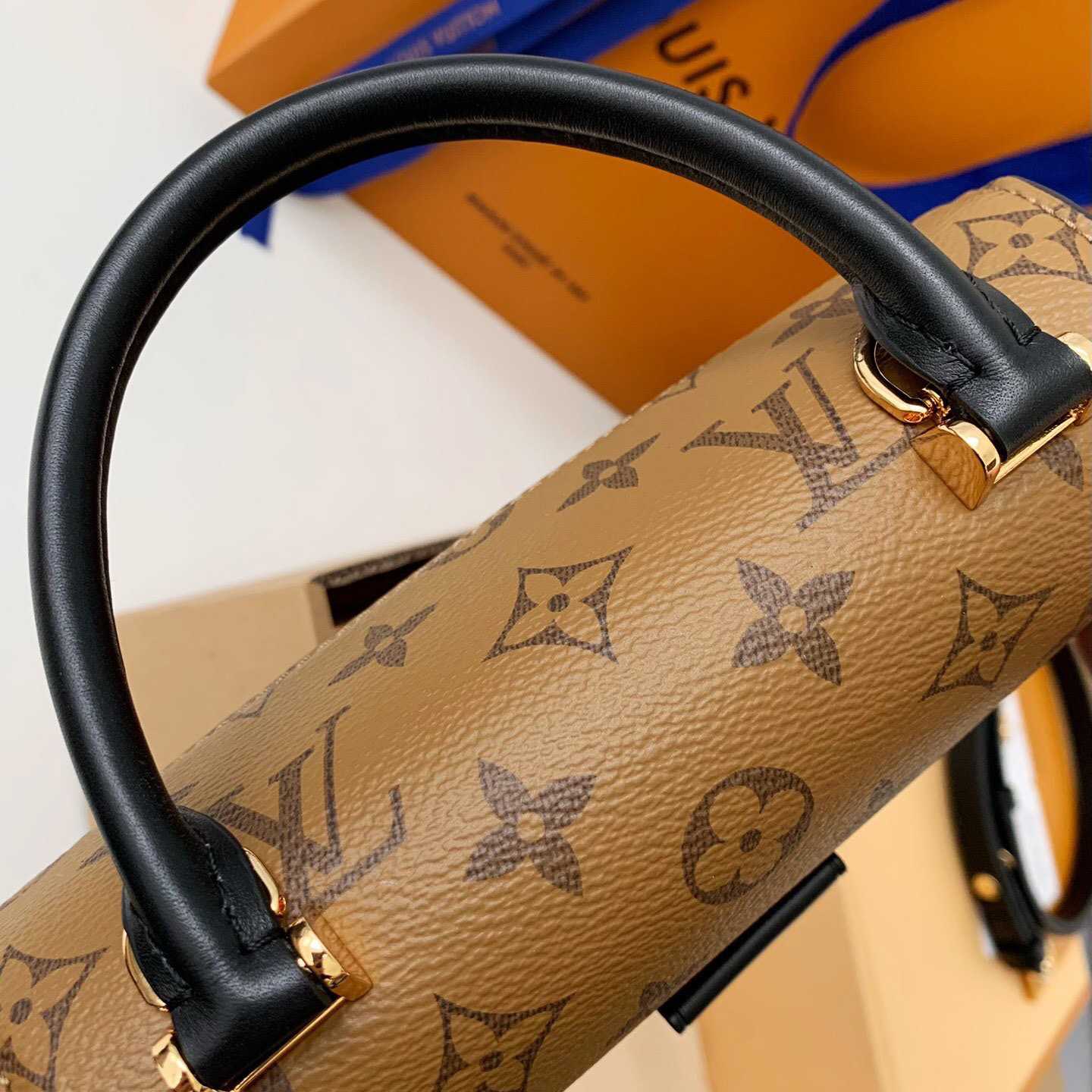 Louis Vuitton Tilsitt Handbag   M46548 - DesignerGu