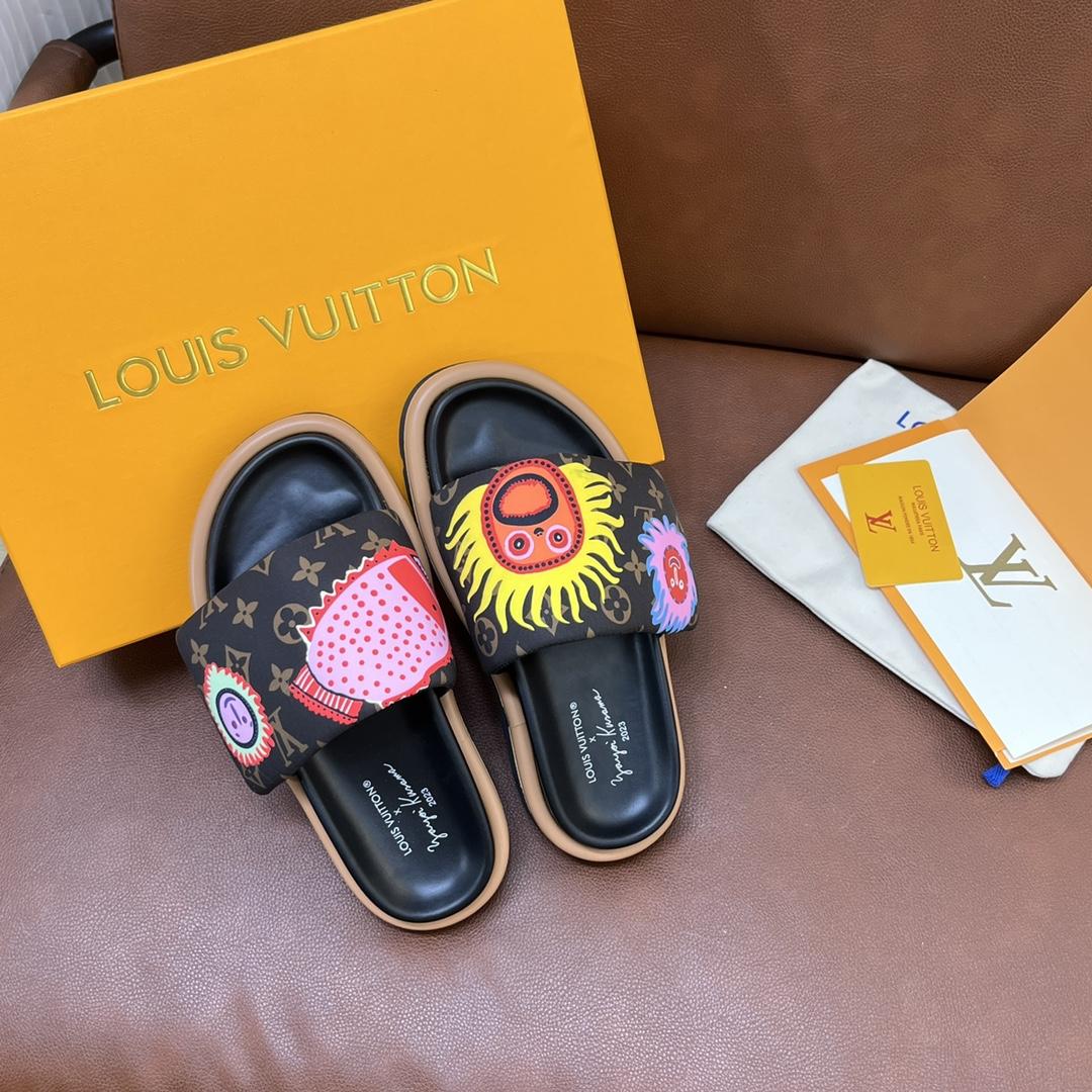 Louis Vuitton LV x YK Pool Pillow Flat Comfort Mule   1ABD8T - DesignerGu