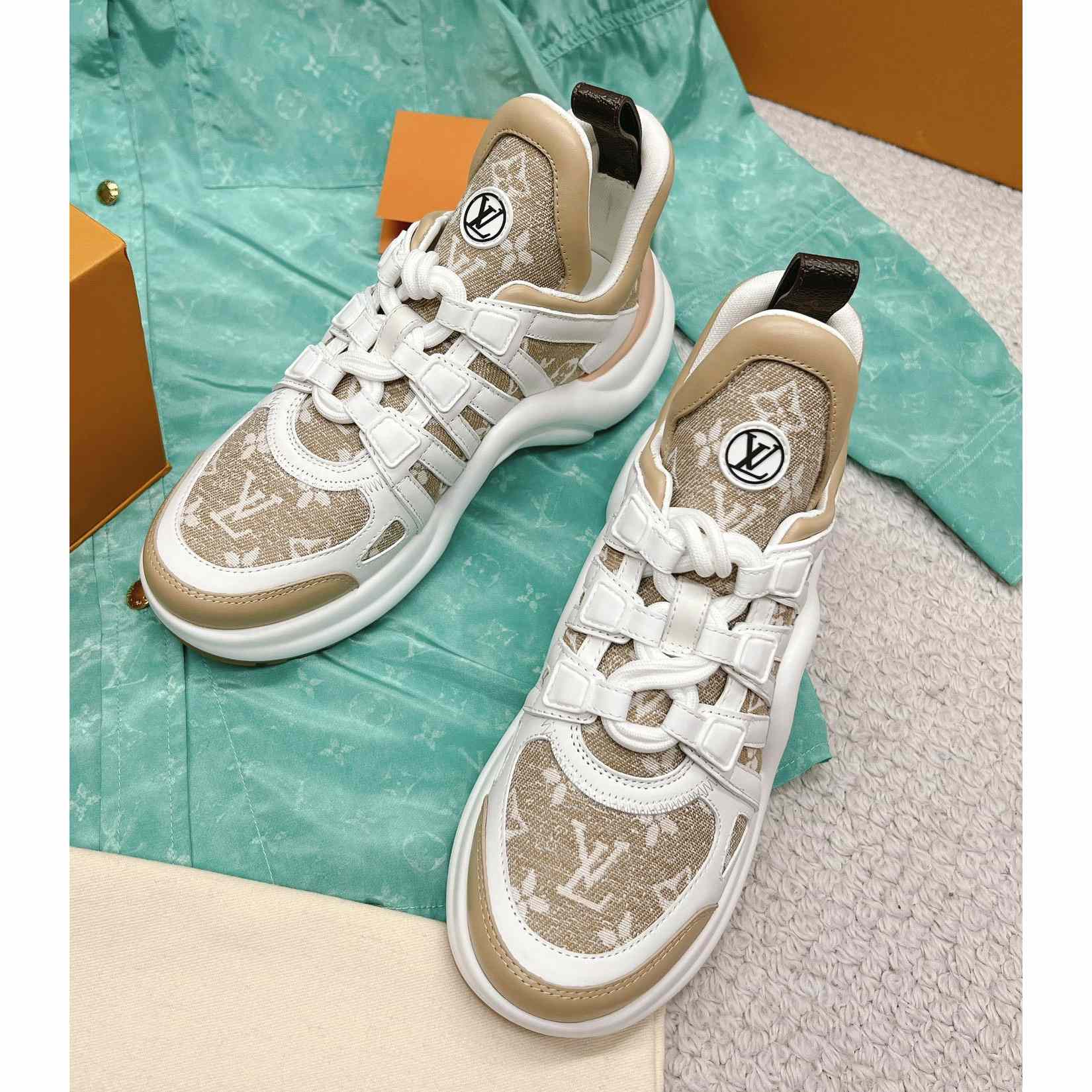 Louis Vuitton LV Archlight Trainers  (upon uk size)    1AB313 - DesignerGu