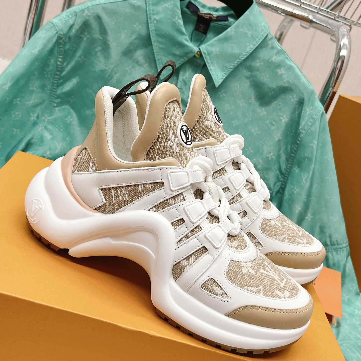 Louis Vuitton LV Archlight Trainers  (upon uk size)    1AB313 - DesignerGu