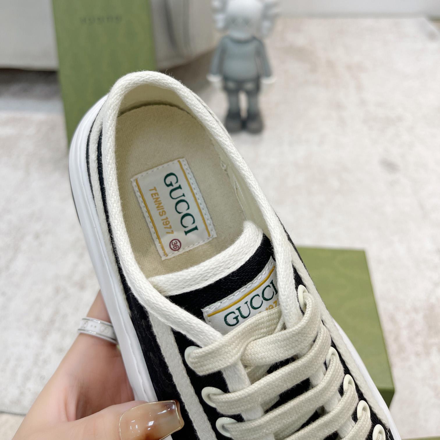 Gucci Women's GG Sneaker - DesignerGu