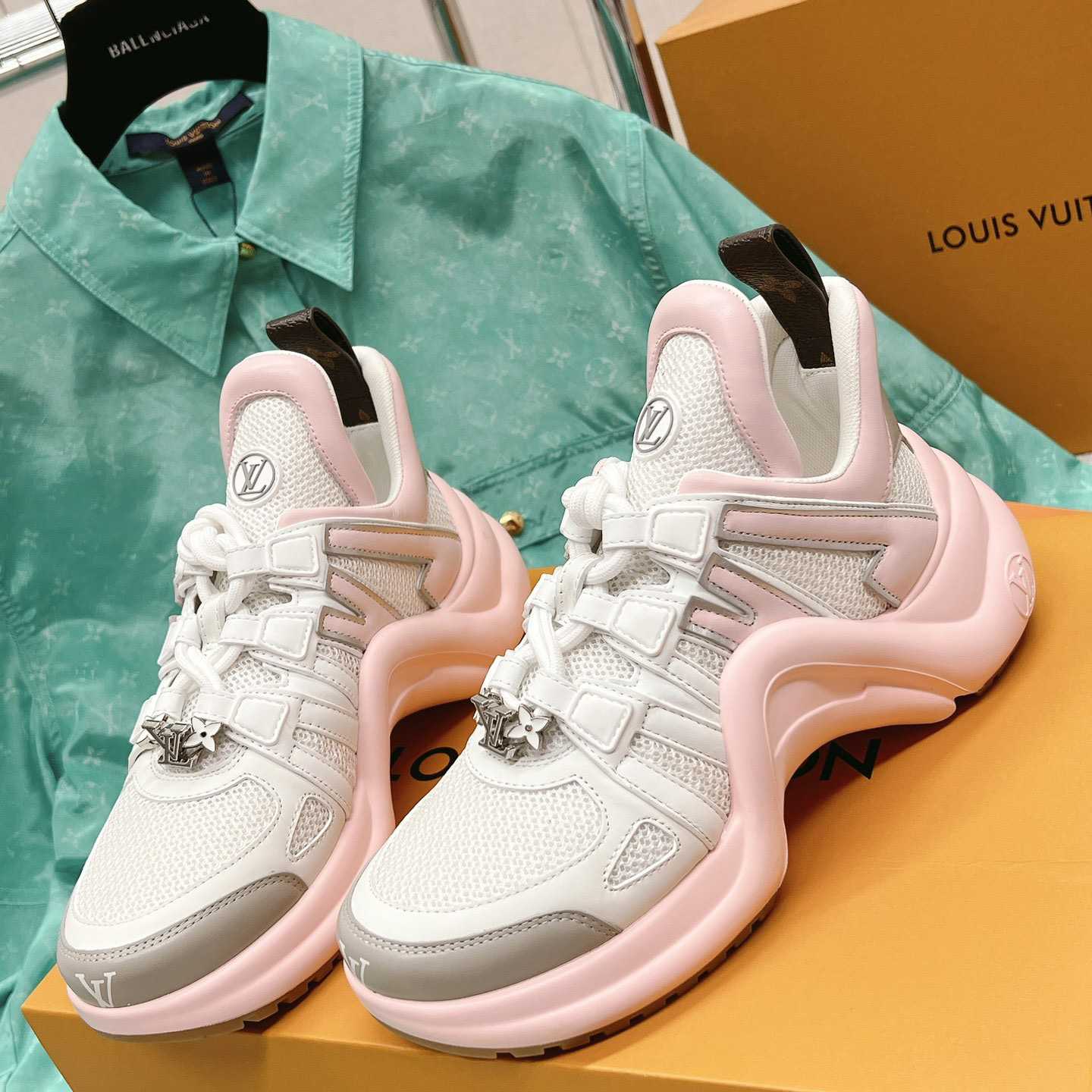 Louis Vuitton LV Archlight Trainers  (upon uk size)     - DesignerGu