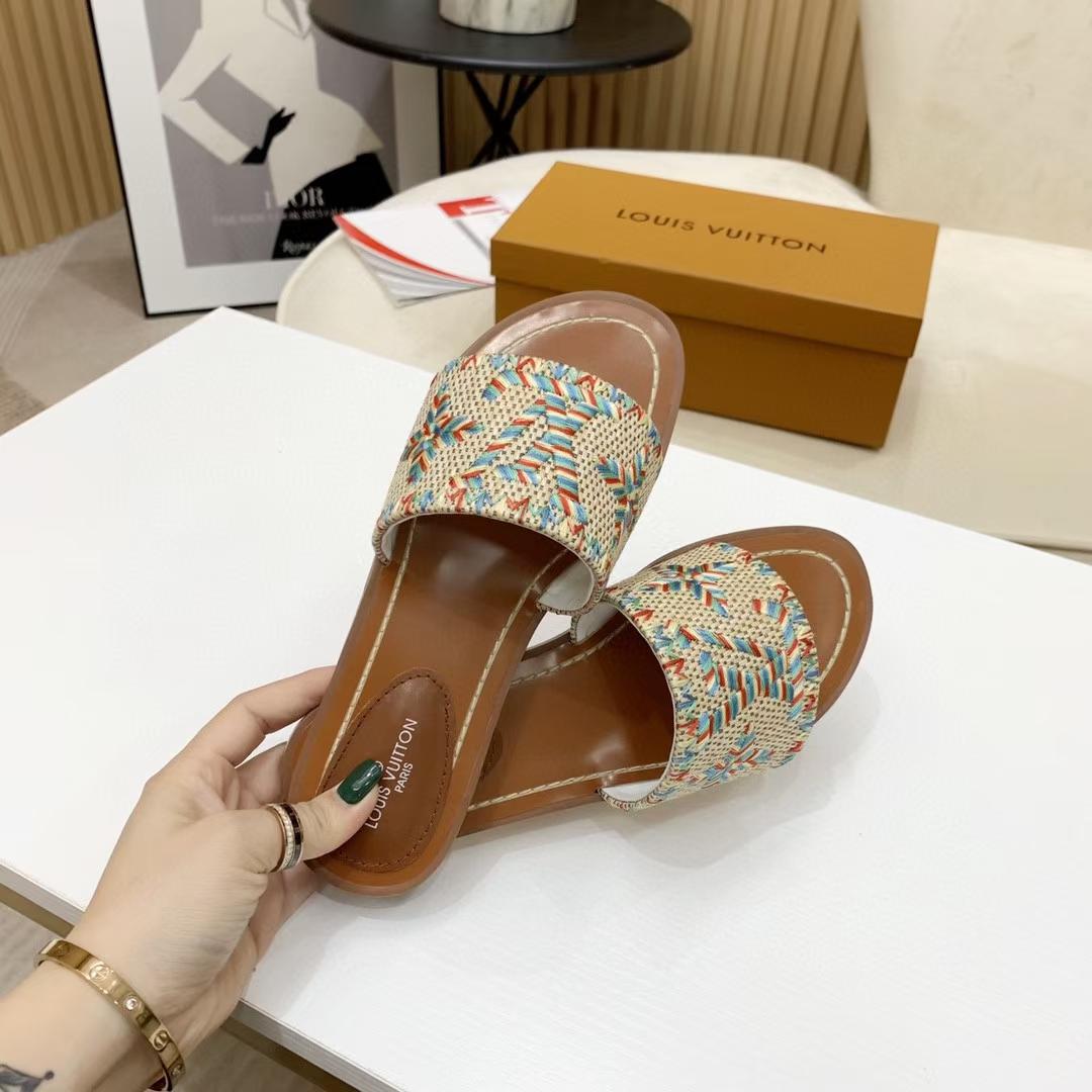 Louis Vuitton Lock It Flat Mule - DesignerGu