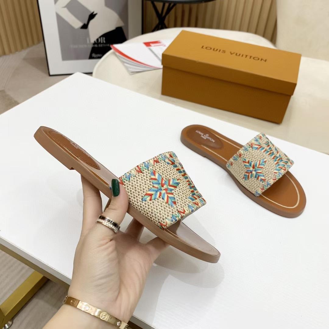 Louis Vuitton Lock It Flat Mule - DesignerGu