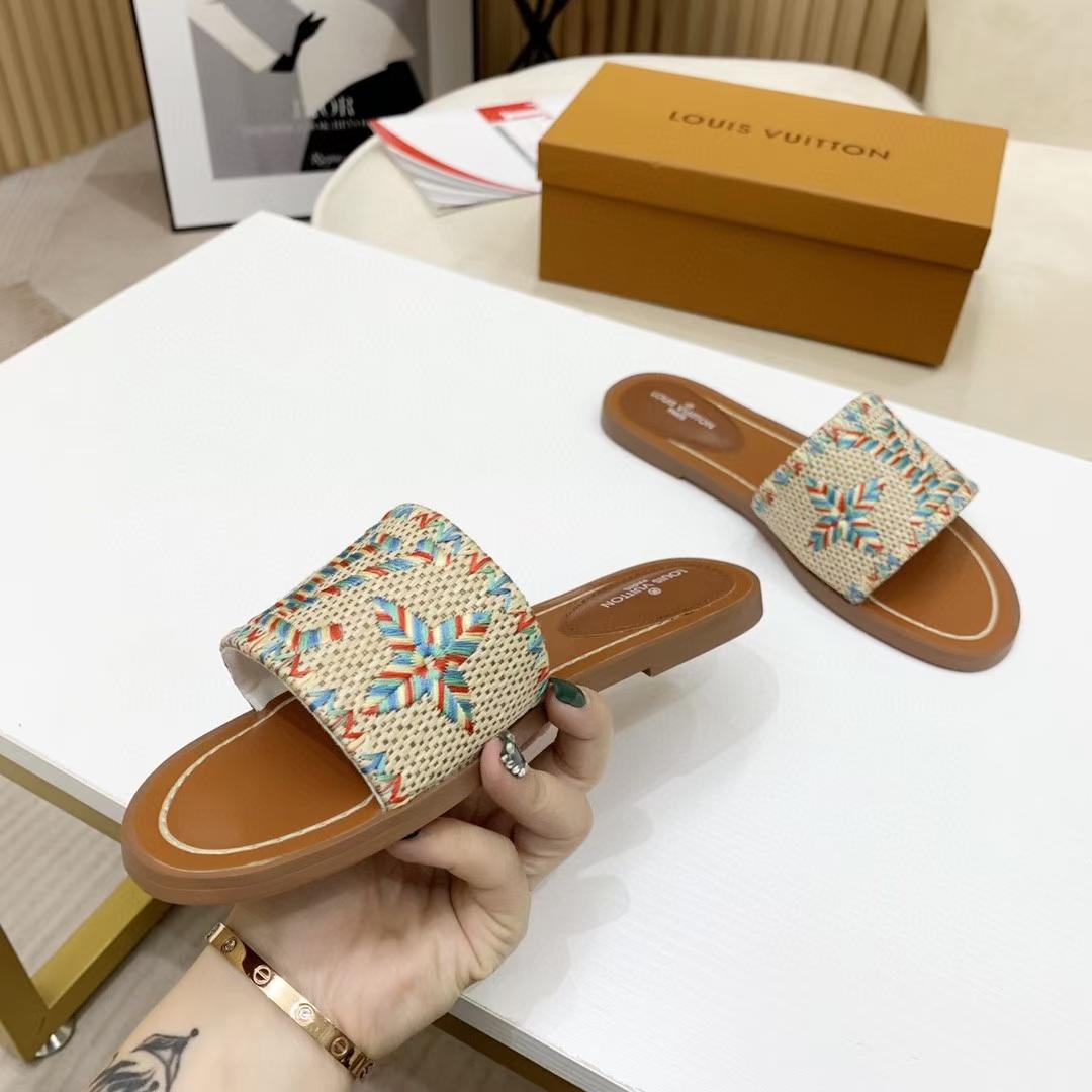 Louis Vuitton Lock It Flat Mule - DesignerGu