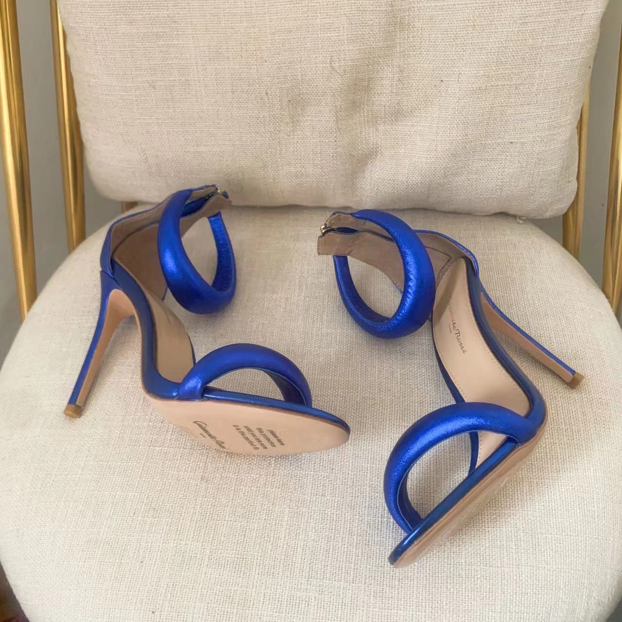 Gianvito Rossi Leather Bijoux Sandals - DesignerGu