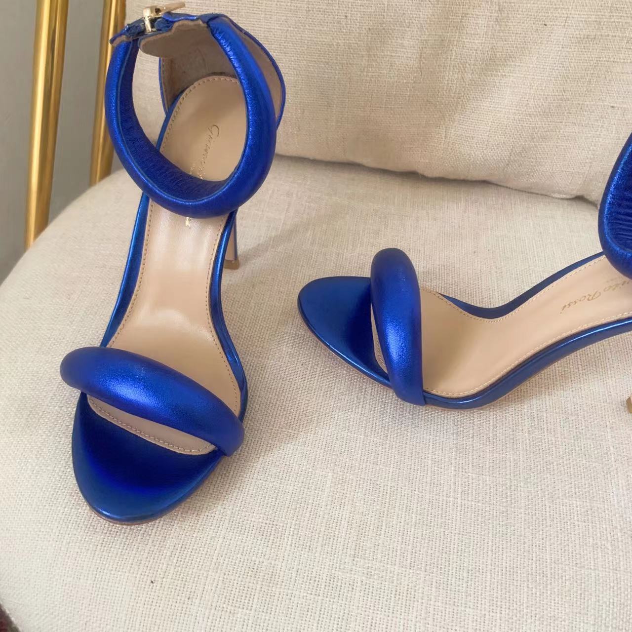 Gianvito Rossi Leather Bijoux Sandals - DesignerGu