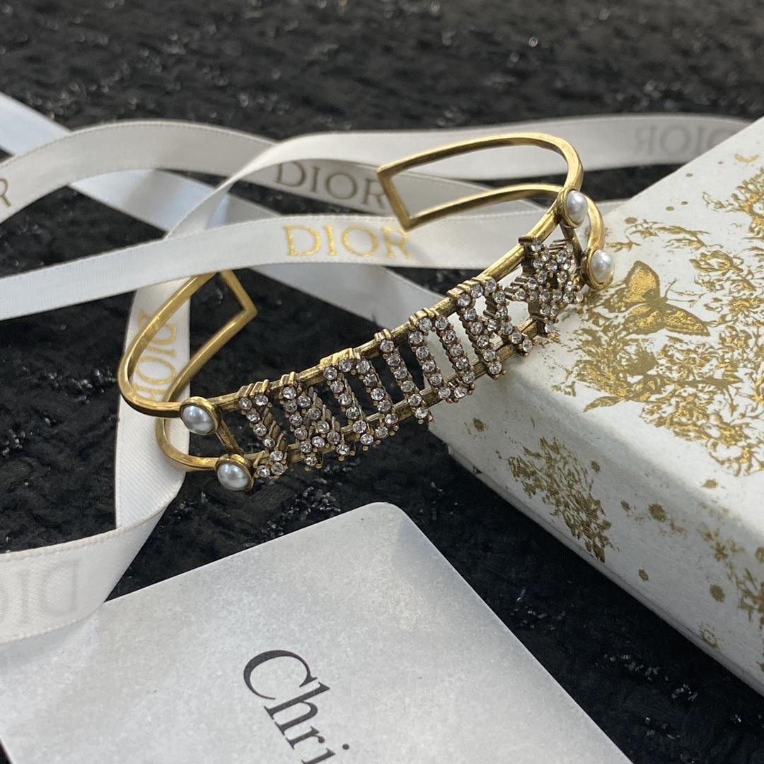 Dior Bracelet - DesignerGu