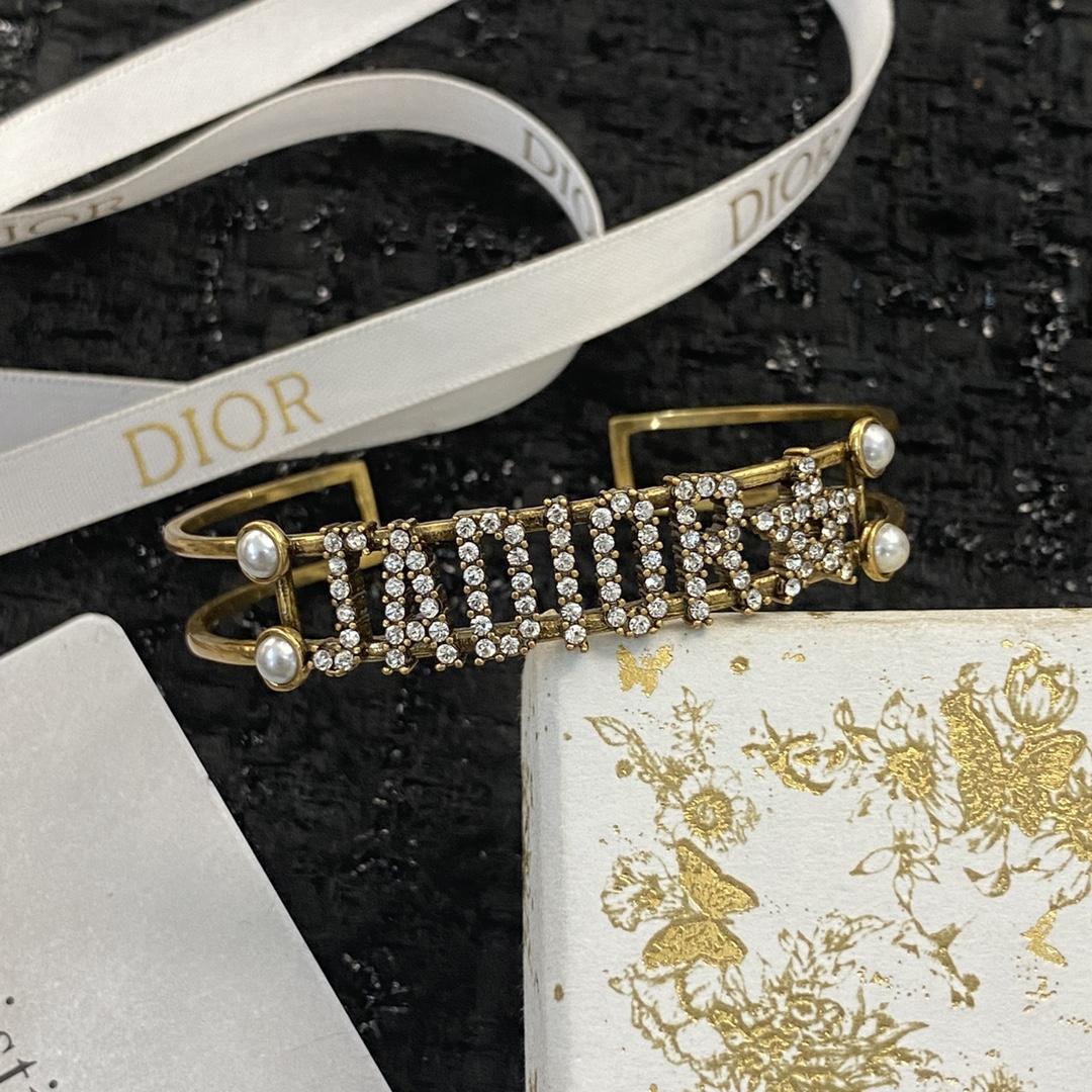 Dior Bracelet - DesignerGu