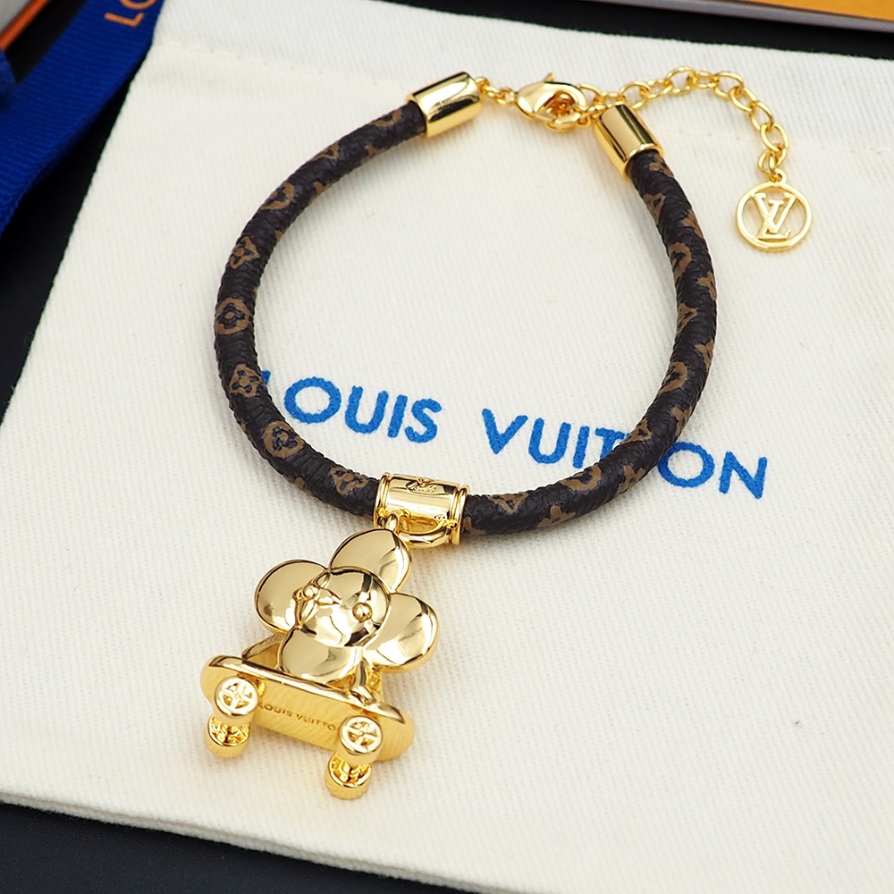 Louis Vuitton Vivienne Kick Flip Bracelet   M1051Z - DesignerGu