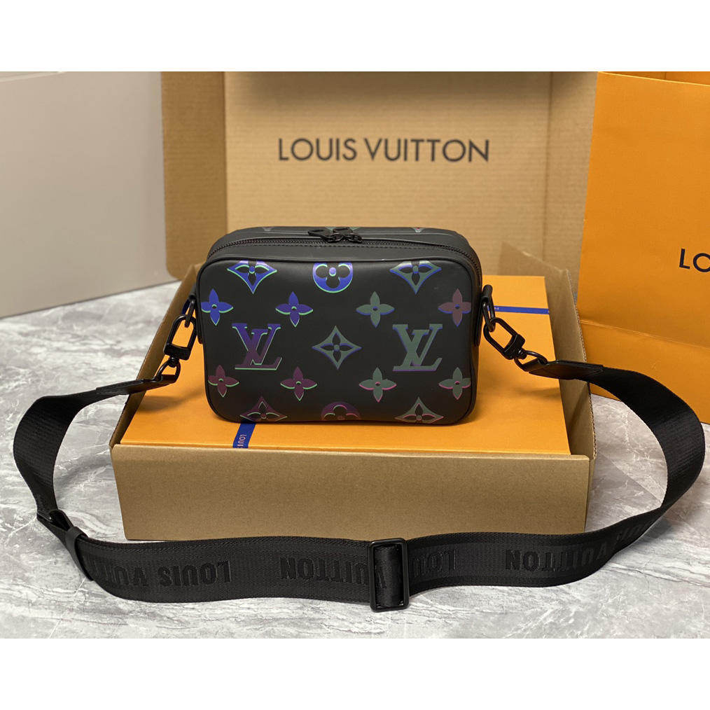  Louis Vuitton Comet Messenger PM Other Leathers(21.5-14-7.5cm)    M22495 - DesignerGu