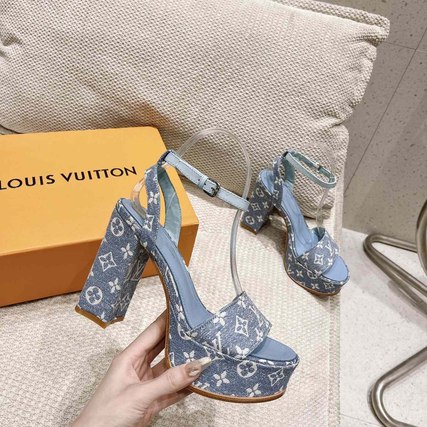 Louis Vuitton Fame Platform Sandal   1AAZC0 - DesignerGu