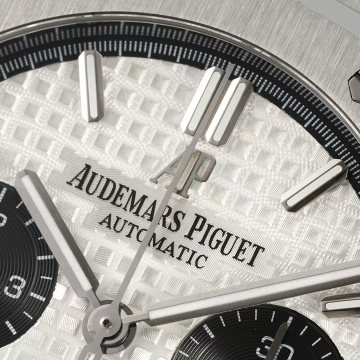 Audemars Piguet Royal Oak Chronograph - DesignerGu