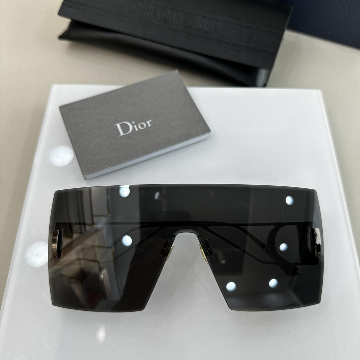 Dior 30Montaigne M1U Sunglasses - DesignerGu