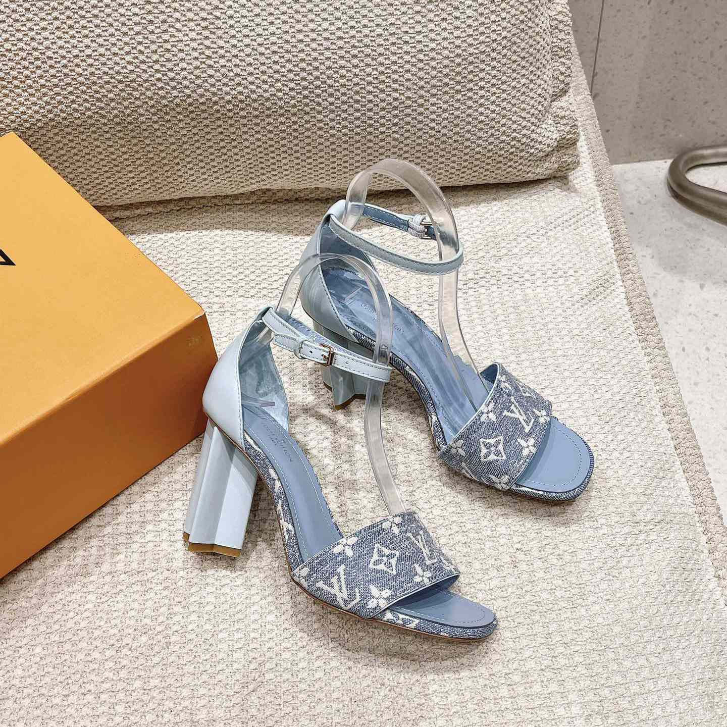 Louis Vuitton Silhouette Sandal   1AAZT8 - DesignerGu