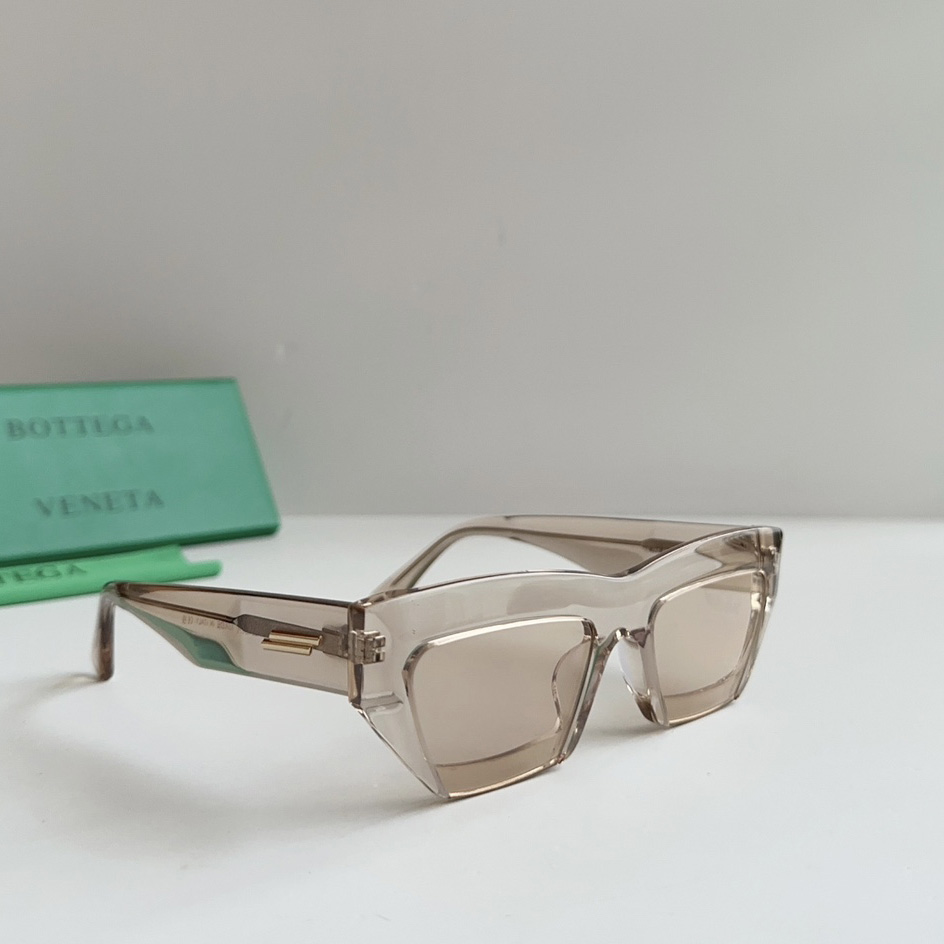 Bottega Veneta Cat-eye frame Sunglasses - DesignerGu