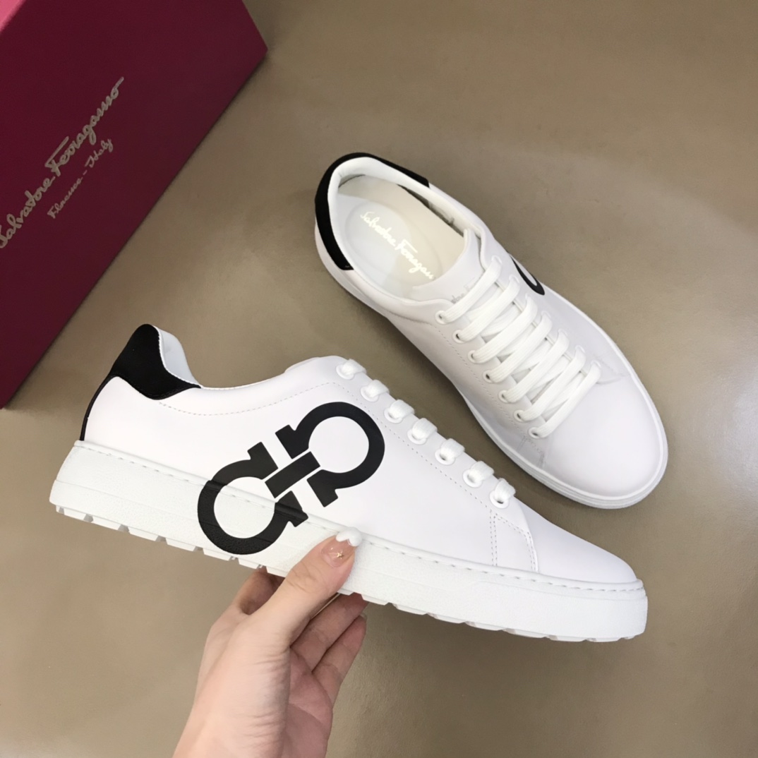 Ferragamo Gancini Sneaker - DesignerGu