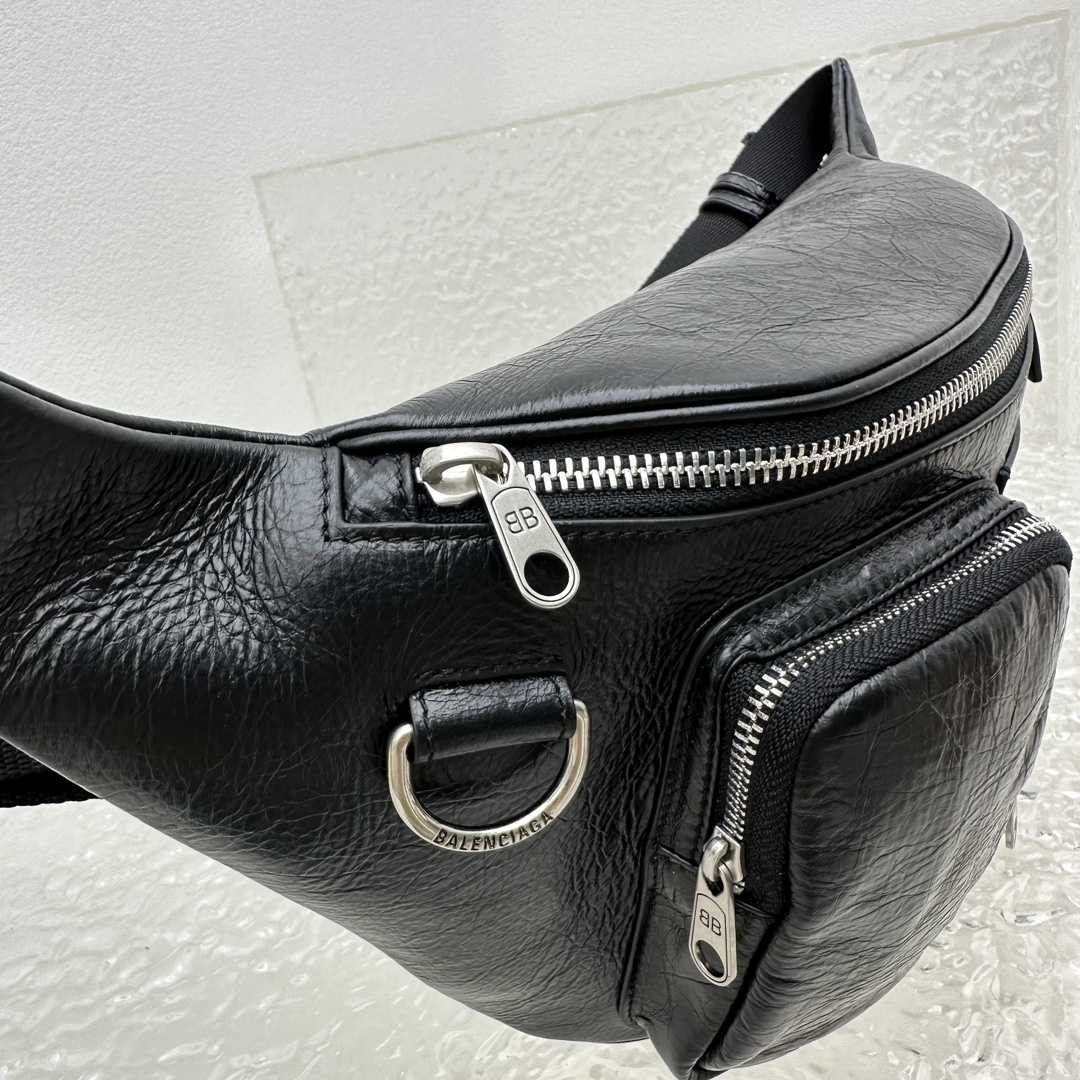 Balenciaga Superbusy Beltpack In Black - DesignerGu