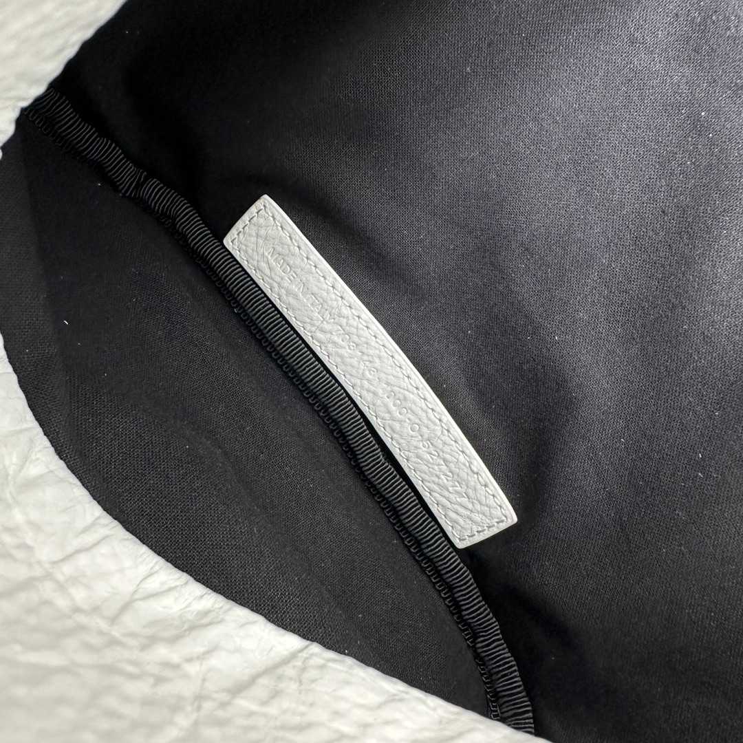 Balenciaga Superbusy Beltpack In White - DesignerGu