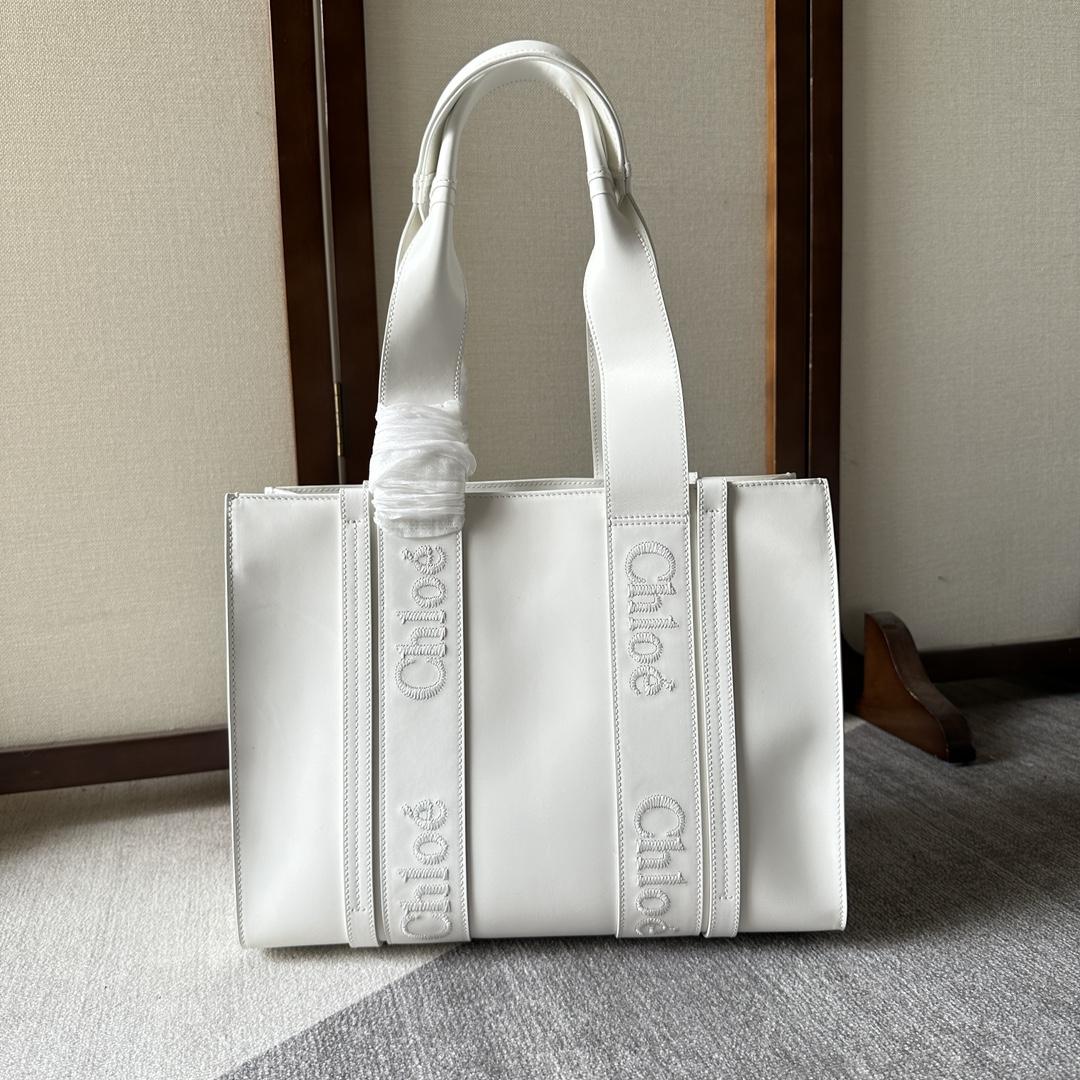 Chloe Medium Woody Tote Bag - DesignerGu