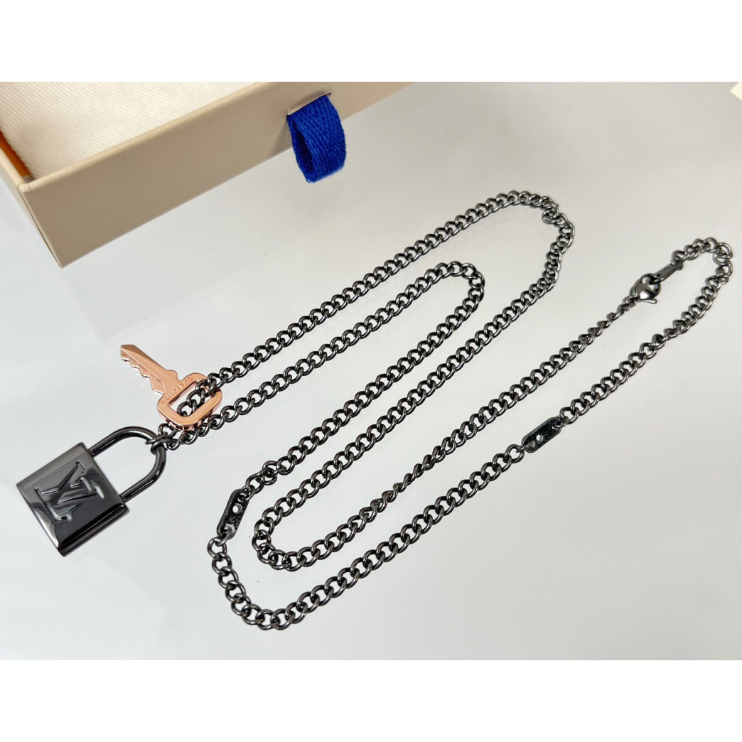 Louis Vuitton LV Padlock Pendant   M01149 - DesignerGu