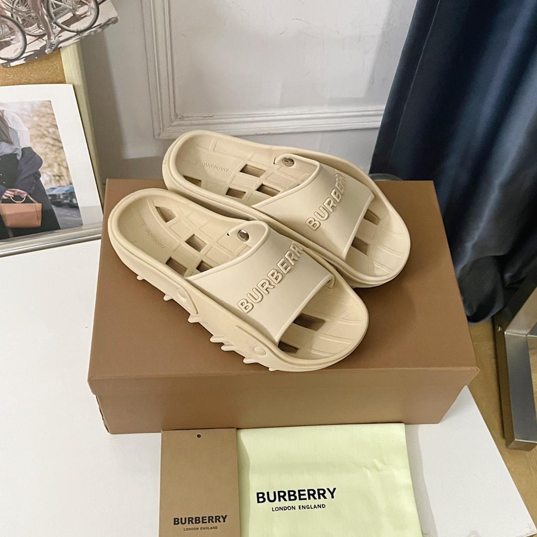 Burberry Bucklow logo slides - DesignerGu