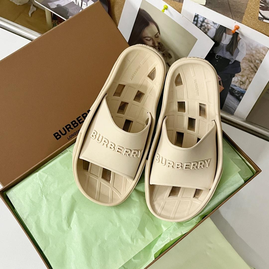 Burberry Bucklow logo slides - DesignerGu