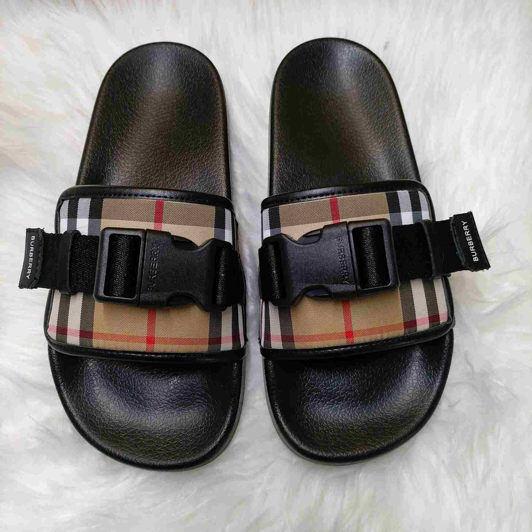 Burberry Buckle-strap Vintage Check Slides - DesignerGu