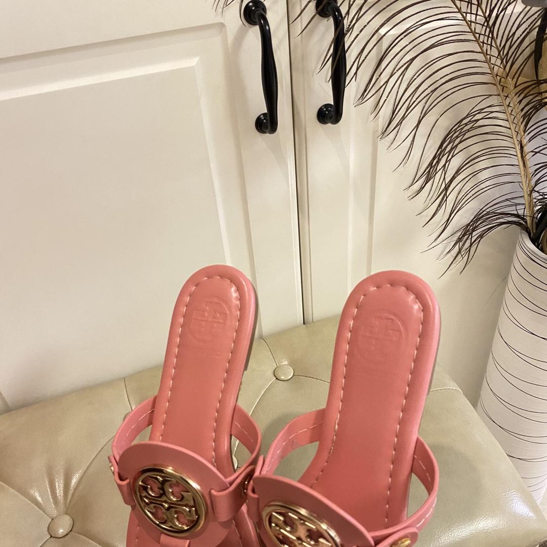 Tory Burch Leather Thong Sandals  - DesignerGu