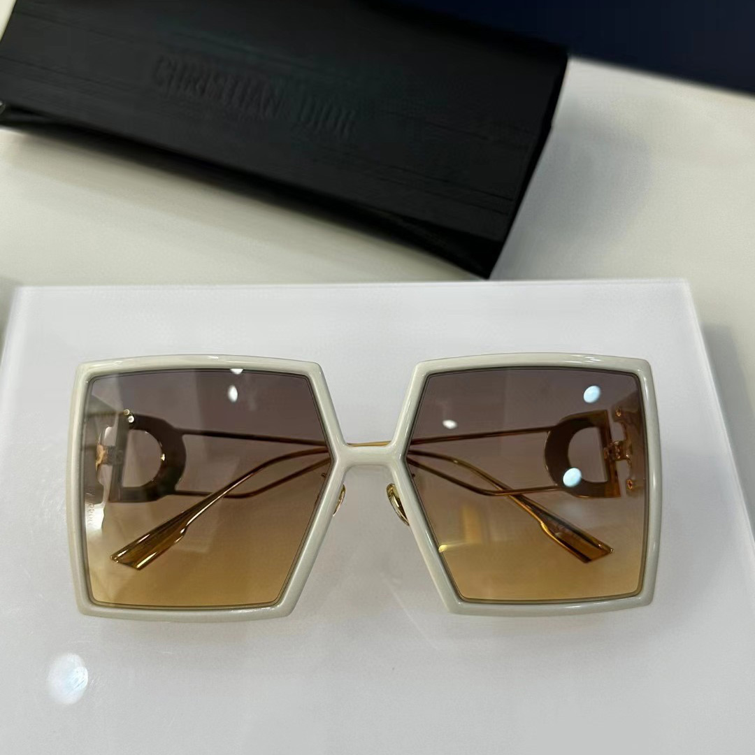 Dior 30Montaigne SU Sunglasses  - DesignerGu