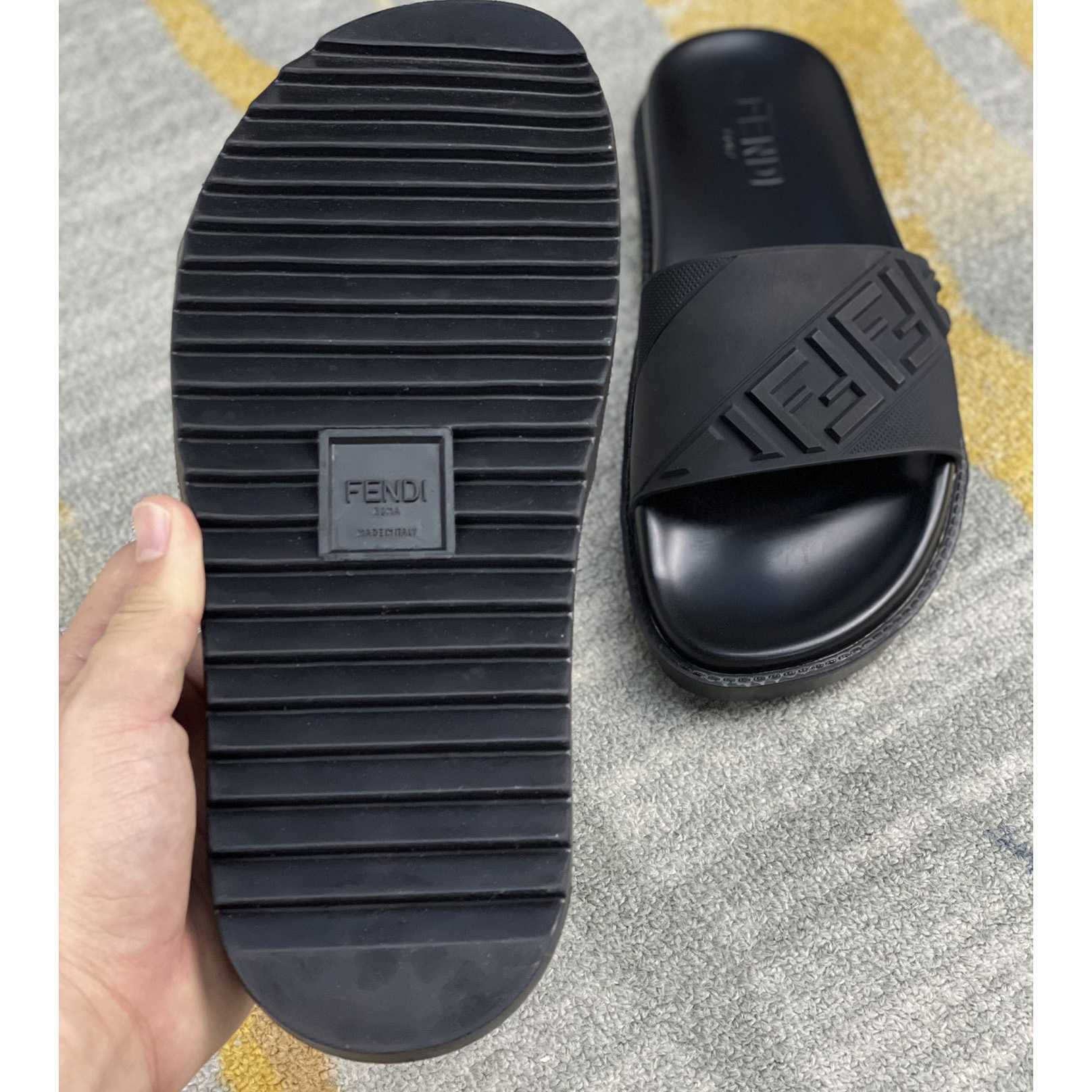 Fendi Black Rubber Footbed - DesignerGu