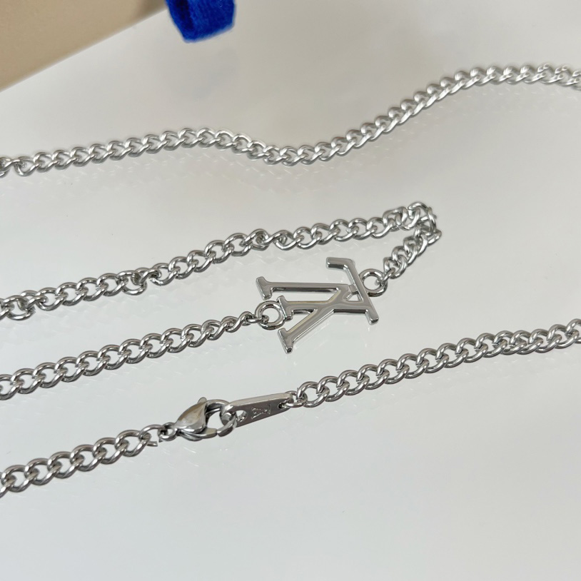 Louis Vuitton LV Paperplane Necklace      M01034 - DesignerGu