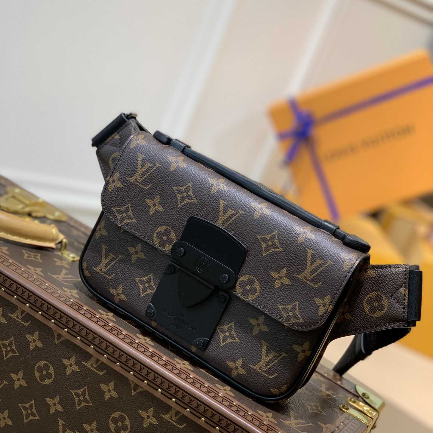 Louis Vuitton S Lock Sling Bag(21-15-4cm)    M45807 - DesignerGu