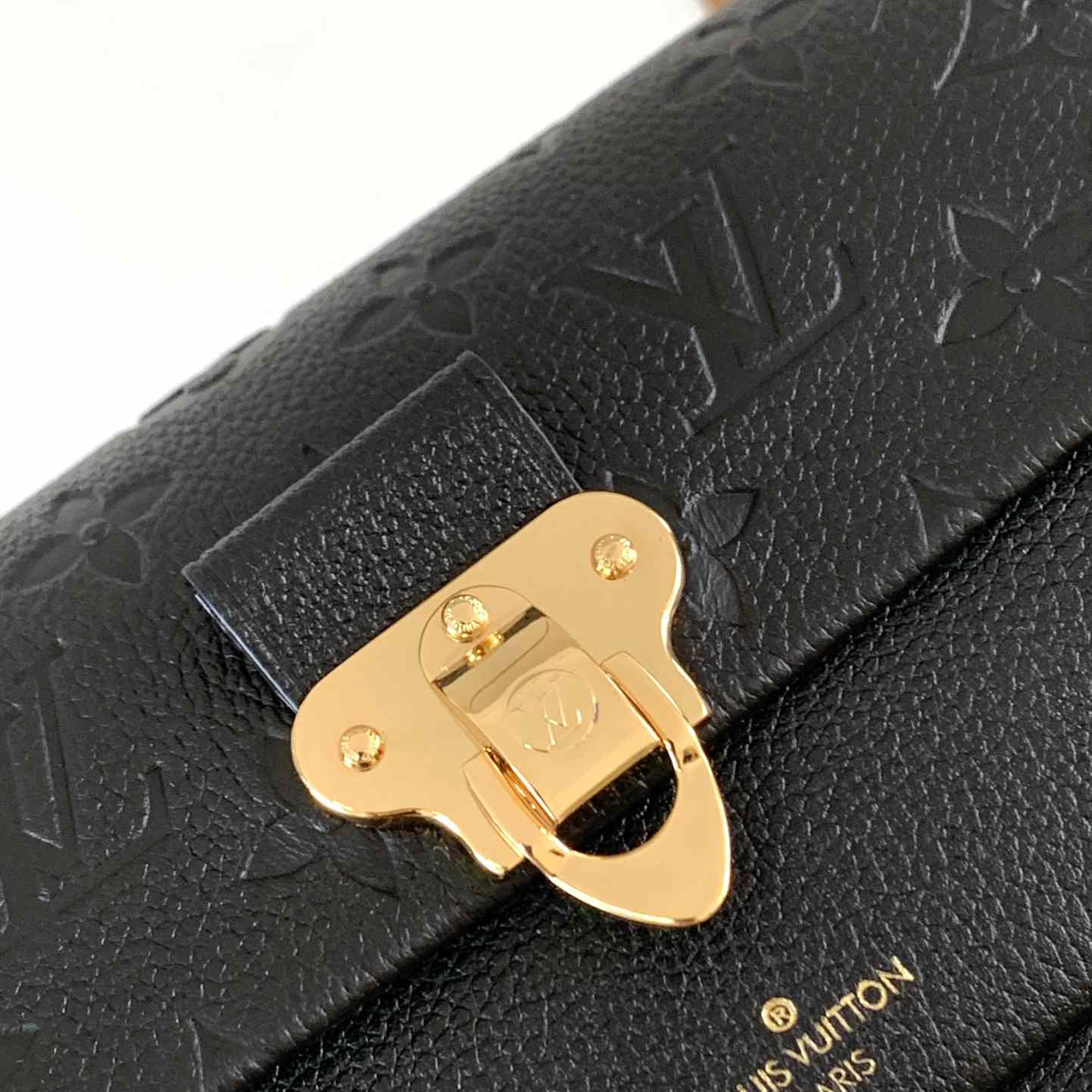 Louis Vuitton Black Monogram Empreinte Leather Vavin Wallet On Chain (19x 12.5 x 4 cm)    M67839 - DesignerGu