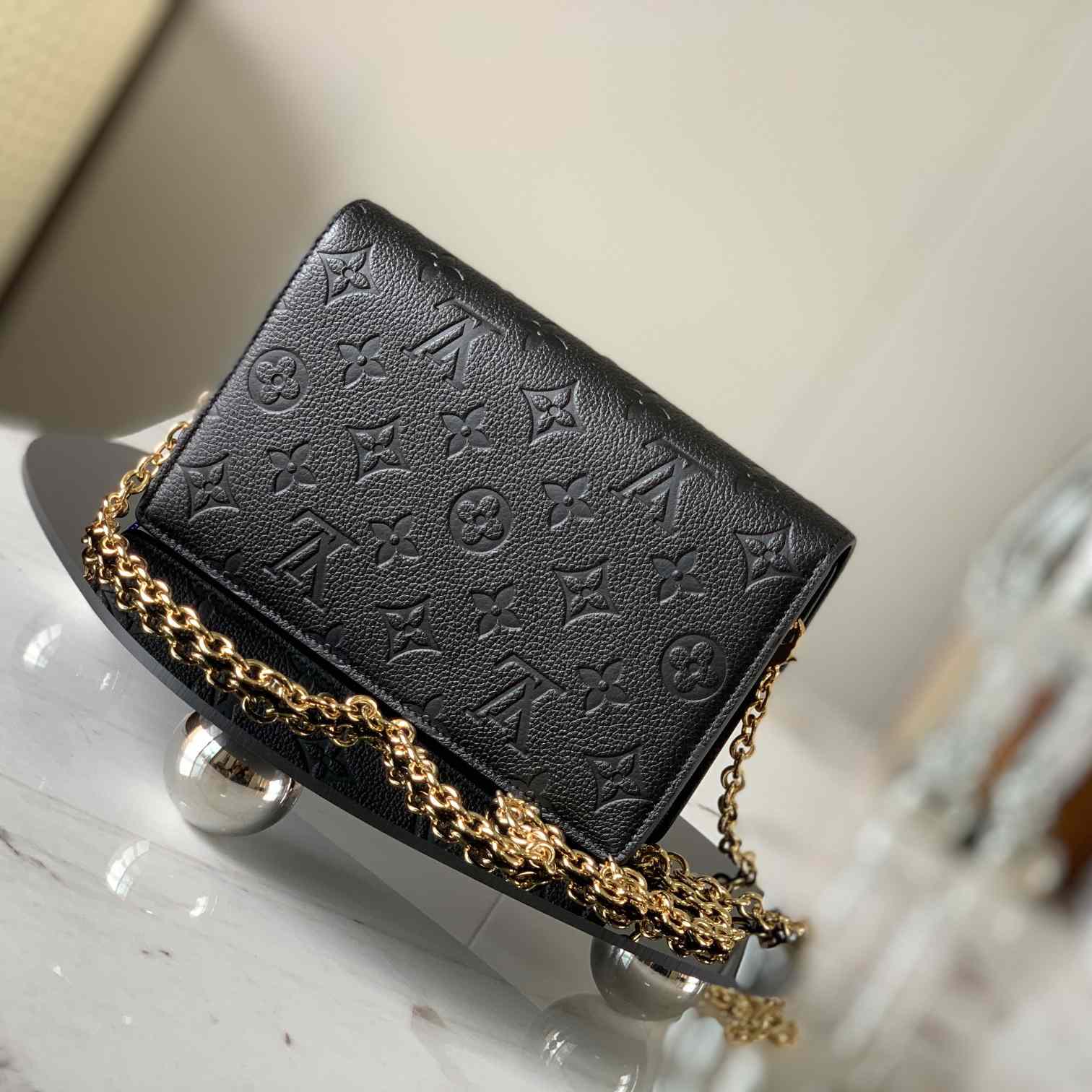 Louis Vuitton Black Monogram Empreinte Leather Vavin Wallet On Chain (19x 12.5 x 4 cm)    M67839 - DesignerGu