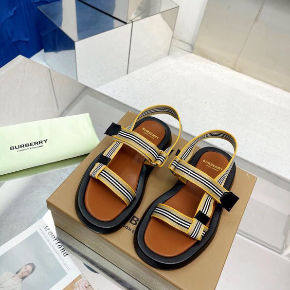 Burberry Icon Stripe Flat Sandals - DesignerGu